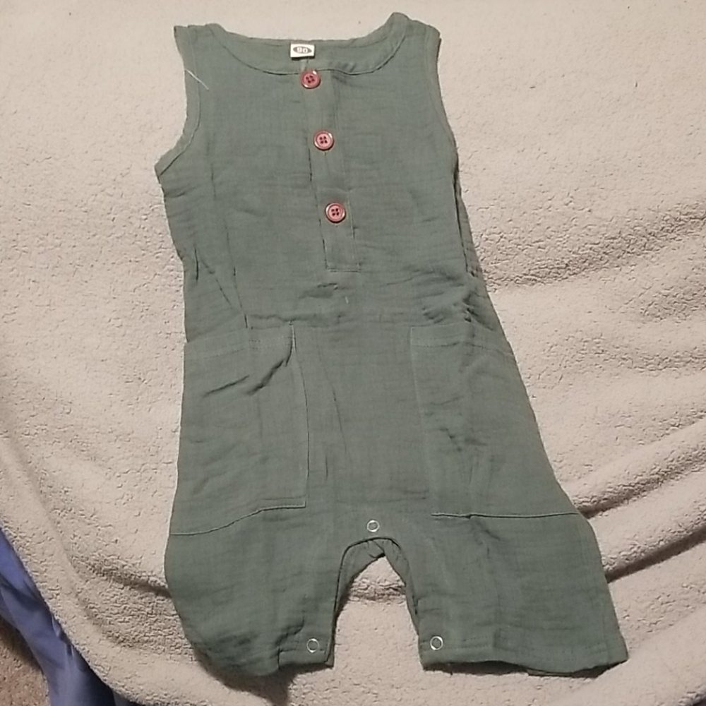 Never worn adorable green romper